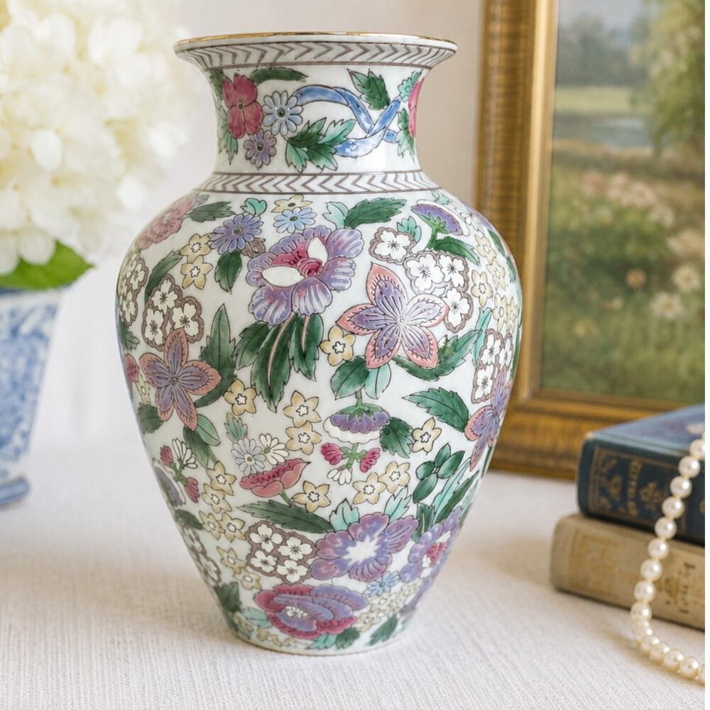 Vintage Chinese Millefleurs Floral Porcelain Vase Hand Decorated 9" Chinoiserie